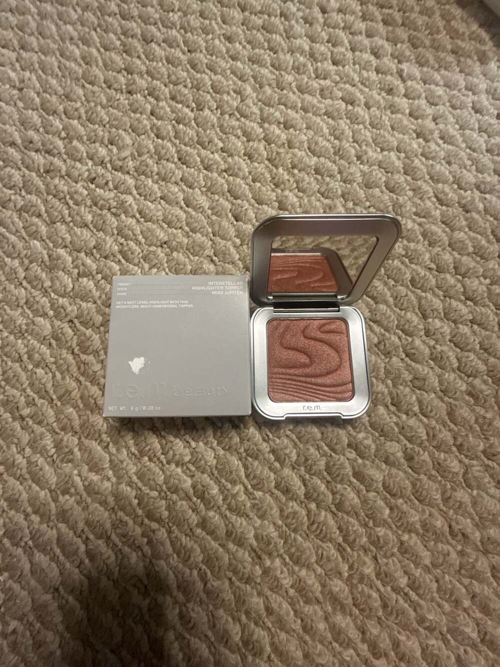 r.e.m. beauty Interstellar Highlighter Topper Miss Jupiter 8g